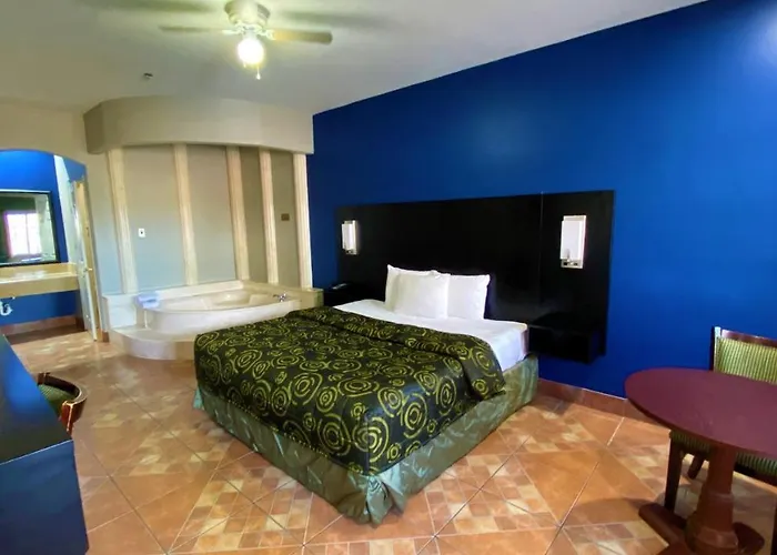 Top Hotels Near the Iconic Alamo