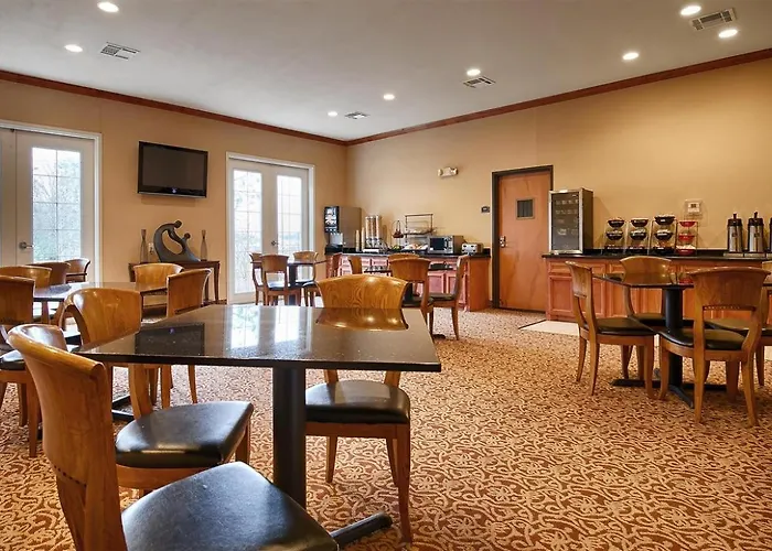 Top Cleveland Clinic Hotels Offering Shuttle Service